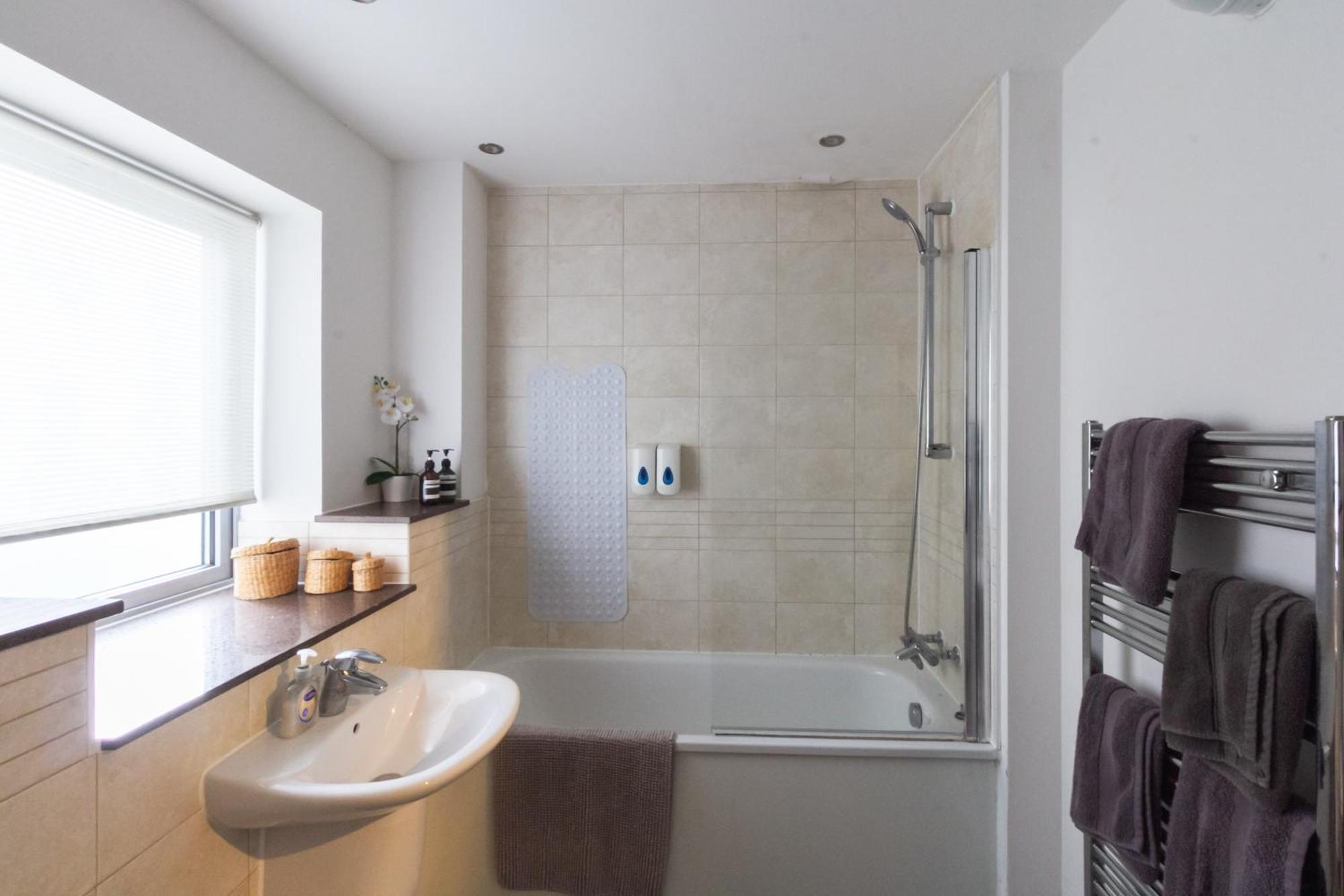 Spacious Central Family Apartment Лондон Екстериор снимка
