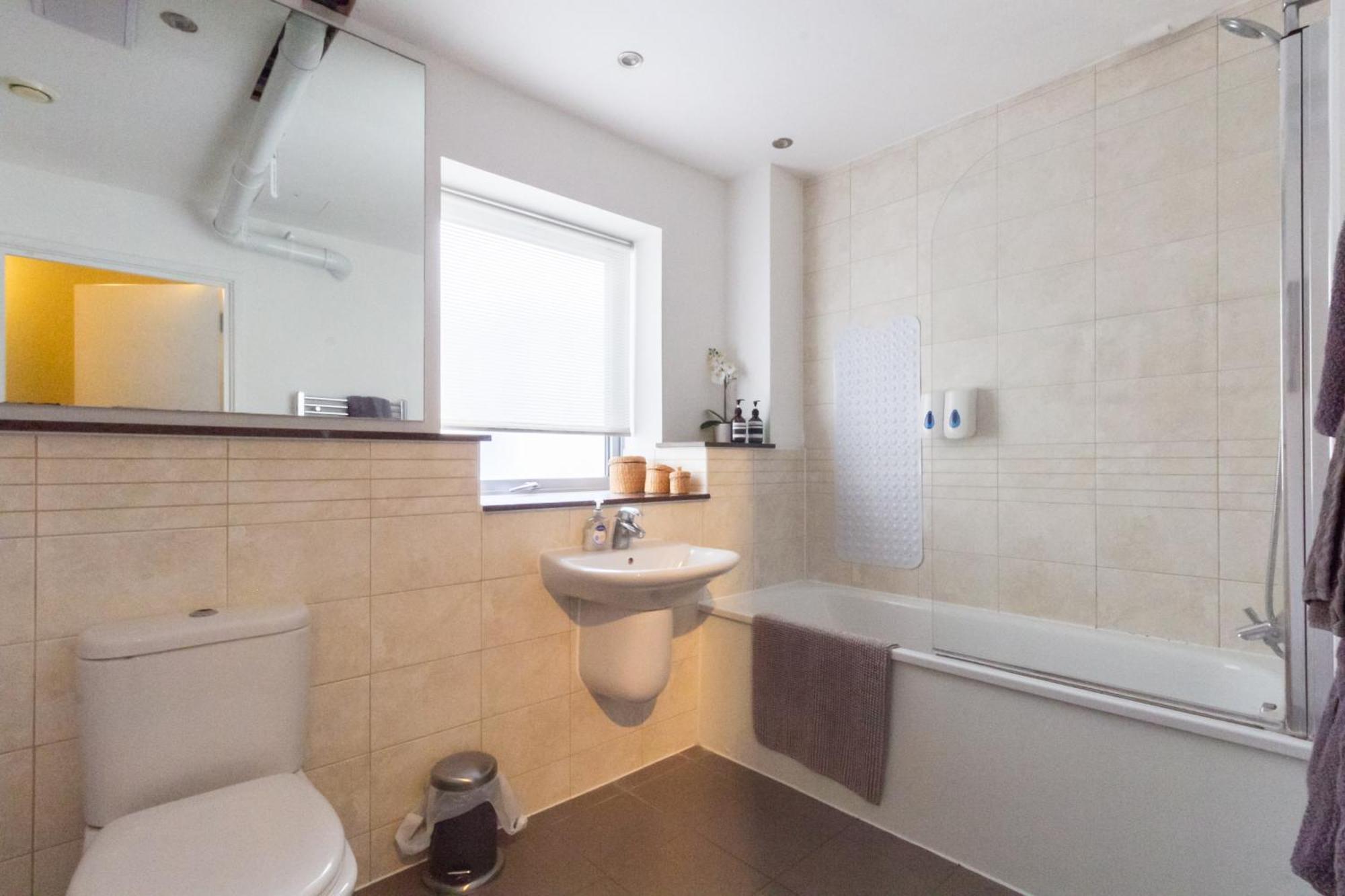Spacious Central Family Apartment Лондон Екстериор снимка
