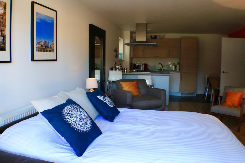 Spacious Central Family Apartment Лондон Екстериор снимка